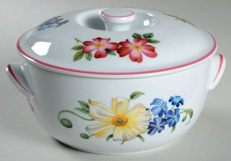 Ashford (Red Trim) 2.5 Pt Round Deep Covered Casserole