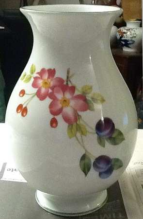 Ashford (Green Trim) 8" Vase