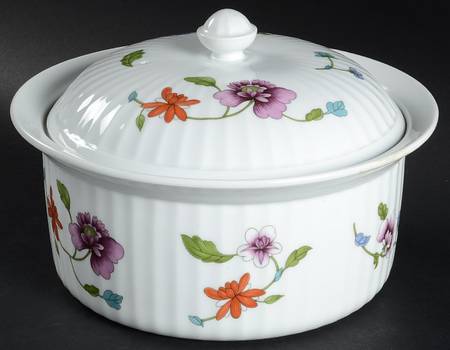 Astley (Oven To Table) 2.75 Qt Round Covered Casserole