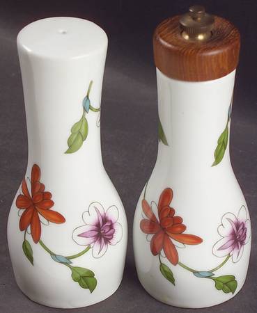 Astley (Oven To Table) Salt Mill & Pepper Mill Set