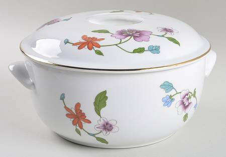 Astley (Oven To Table) 2.5 Qt Round Covered Casserole