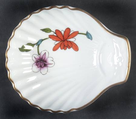 Astley (Oven To Table) Shell Shaped Dish