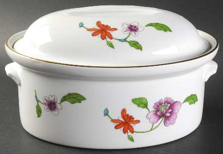 Astley (Oven To Table) 2.25 Quart Oval Covered Casserole