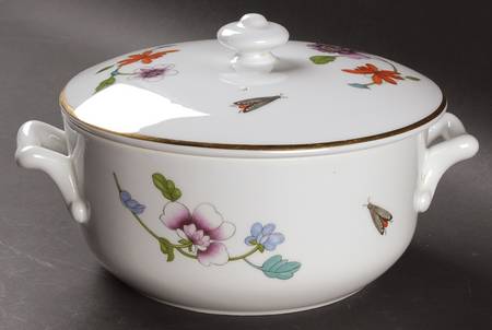 Astley (Oven To Table) 1.5 Qt Round Hot Pot & Lid