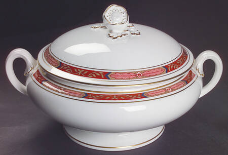 Beaufort Rust Red Round Covered Vegetable