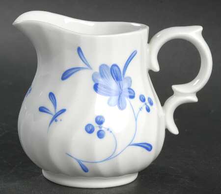 Blue Bow Creamer