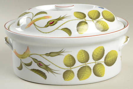 Blind Earl (No Raised Design) 2.5 Quart Oval Covered Casserole