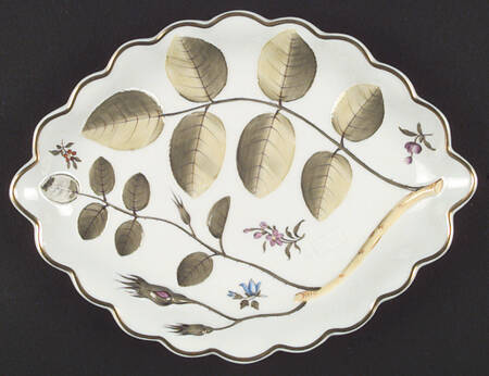 Blind Earl (Raised, Multicolored) Oval Scalloped Dish