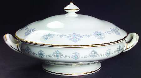 Blue Medallion Round Covered Vegetable