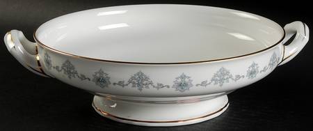 Blue Medallion Round Vegetable No Lid