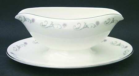 Bridal Lace Gravy Boat with Attached Underplate