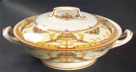 Buckingham Yellow Round Covered Vegetable