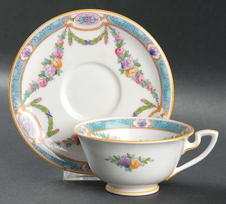 C1091 Footed Cup & Saucer Set