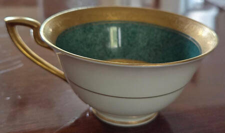 C2902 Footed Cup