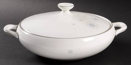 Celeste Round Covered Vegetable