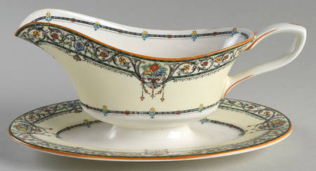 Chantilly Gravy Boat with Attached Underplate