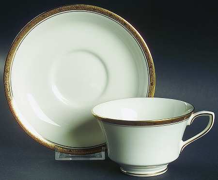 Chancellor Footed Cup & Saucer Set