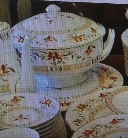 Chamberlain Orange Tureen &  Lid