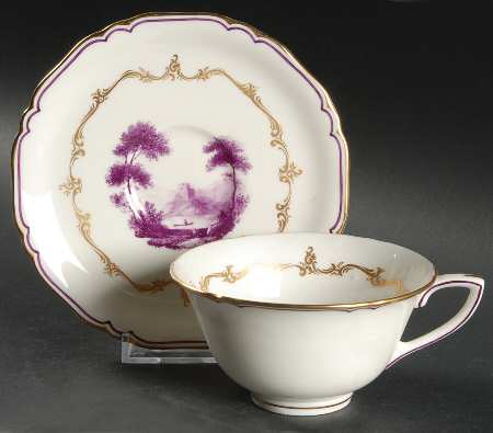 The Chamberlain Purple (Z184 1/2) Flat Cup & Saucer Set
