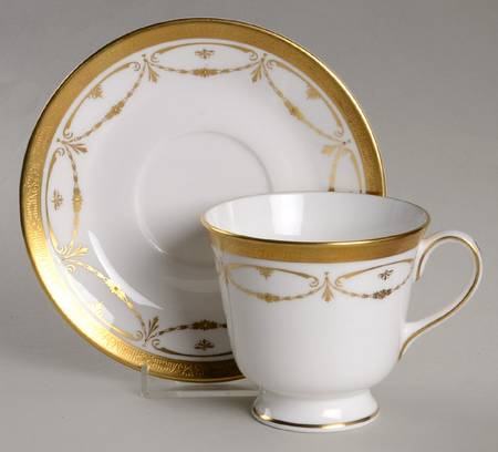 Chatsworth Footed Cup & Saucer Set