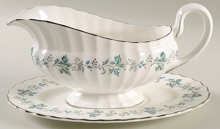Chapel Hill Gravy Boat & Underplate