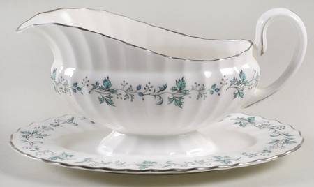 Chapel Hill Gravy Boat with Attached Underplate