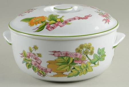 Country Kitchen 2.25 Qt Round Covered Casserole