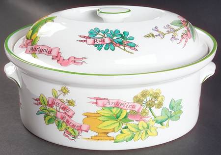 Country Kitchen 2 Quart Oval Covered Casserole