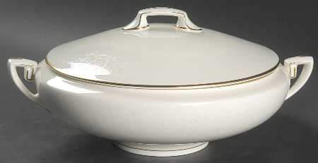 Concerto Round Covered Vegetable