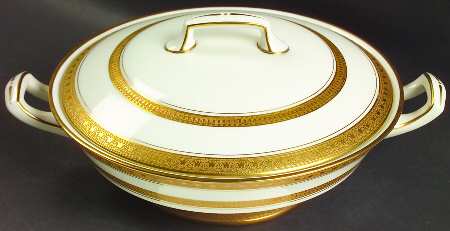Coronet Round Covered Vegetable