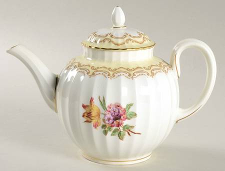Cromwell Small Teapot & Lid