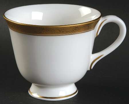 Davenham Footed Cup