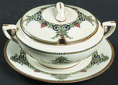 Doncaster Sauce Boat & Lid with Underplate