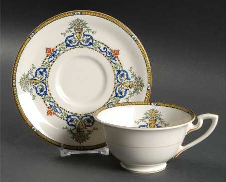 Doncaster Footed Cup & Saucer Set
