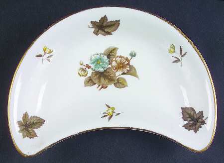 Dorchester (Scalloped, Z2637) Crescent Salad Plate