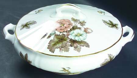 Dorchester (Scalloped, Z2637) Round Covered Vegetable
