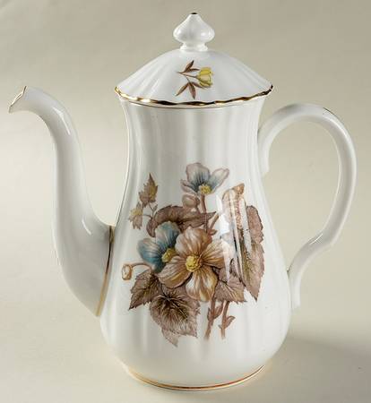 Dorchester (Scalloped, Z2637) Mini Coffee Pot & Lid