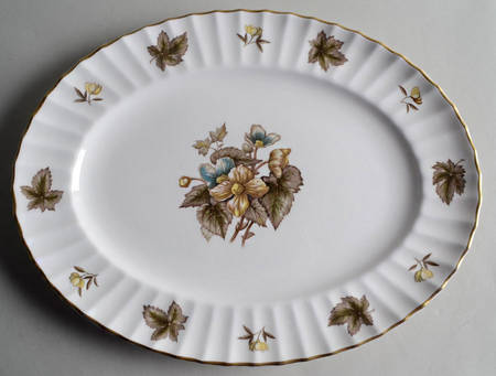 Dorchester (Fluted, Z2818) 13" Oval Serving Platter