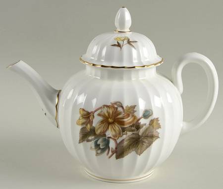 Dorchester (Fluted, Z2818) Small Teapot & Lid
