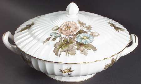 Dorchester (Fluted, Z2818) Round Covered Vegetable