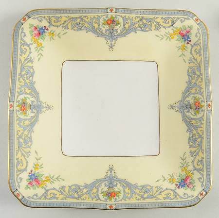 The Duchess Square Cake Plate