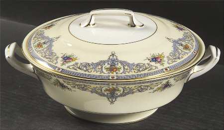 The Duchess Round Covered Vegetable