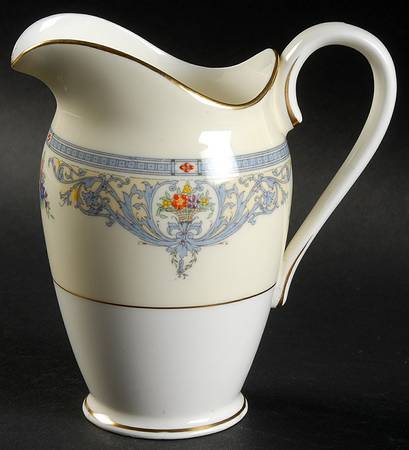 The Duchess Creamer