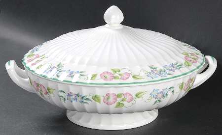 English Garden (Green Trim) Round Covered Vegetable