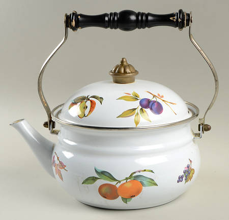 Evesham Gold Metal Kettle & Lid