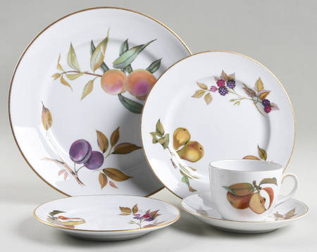 Evesham Gold 40  Piece Estate Set