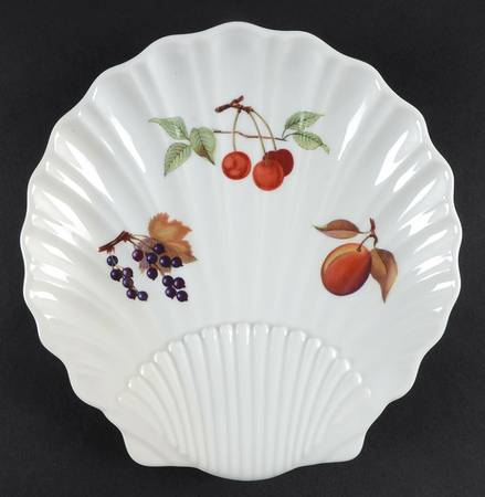 Evesham Gold 8" Shell Shaped Dish