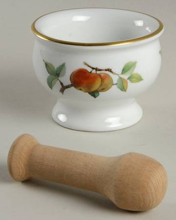 Evesham Gold Pestle & Mortar