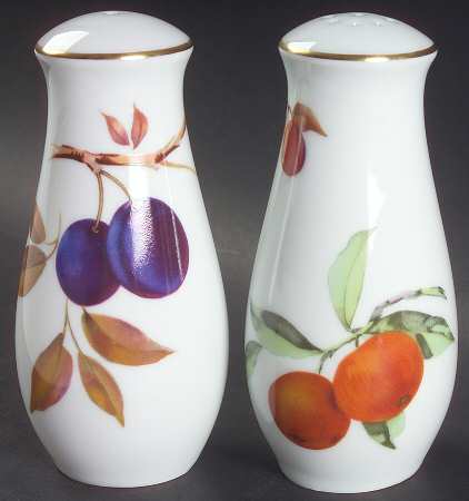 Evesham Gold Oversized Salt and Pepper Set