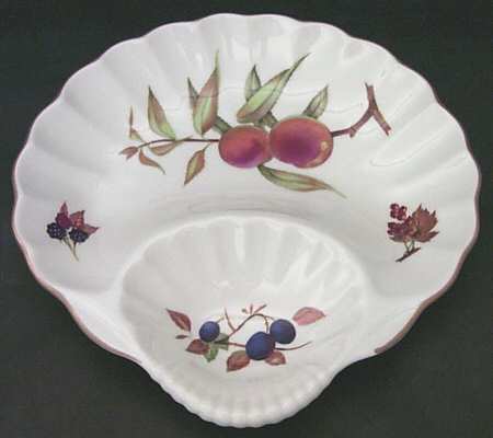 Evesham Gold 1 Piece Small Shell Crudite by Royal Worcester